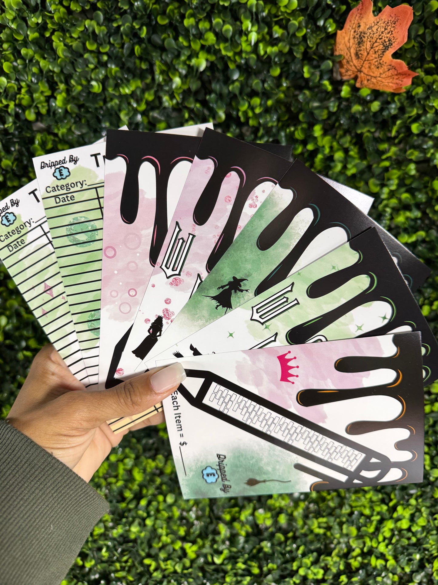 WICKED SAVINGS CHALLENGES AND TRACKER SET